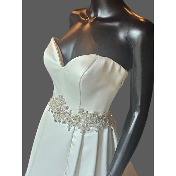 NWOT Ivory Satin A-Line Sweetheart Wedding Gown - Casablanca - Picture 7 of 11